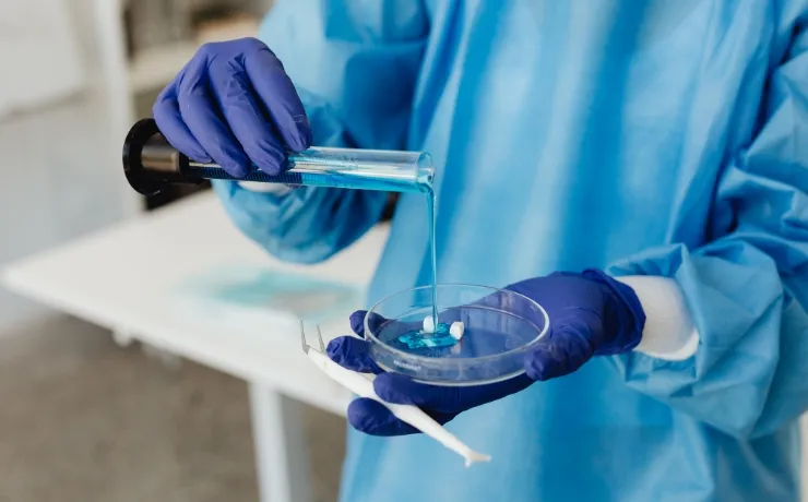 Compounding Pharmacy vs Traditional Pharmacy: What’s the Difference?